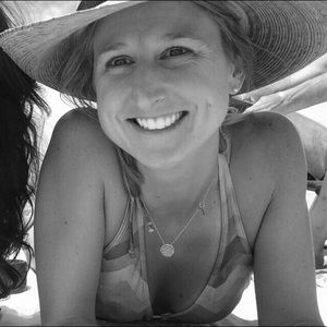 Meet your Posher, Maura